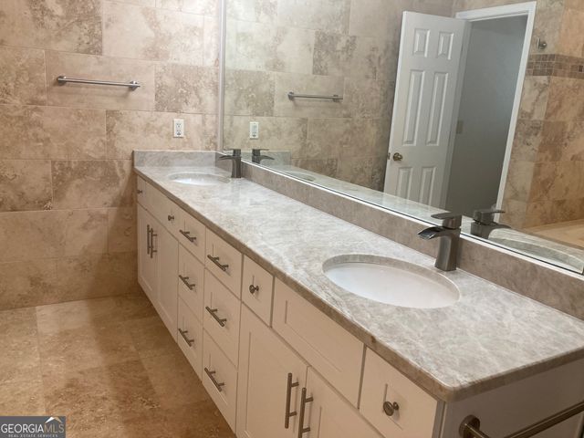 863 Fairwood Pointe NW, Acworth, GA 30101