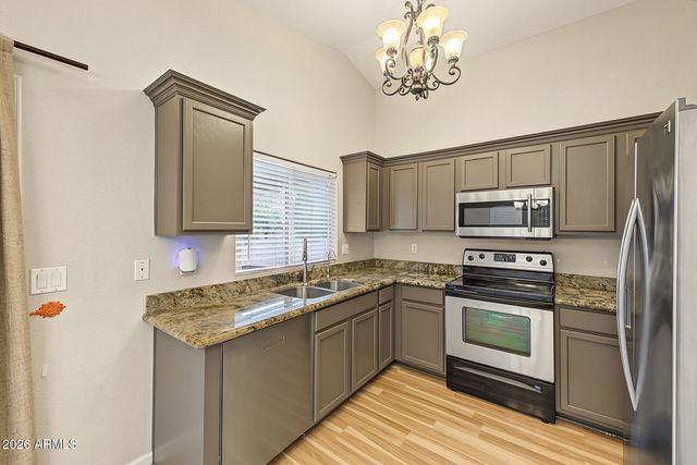 3039 E BLACKHAWK Drive, Phoenix, AZ 85050