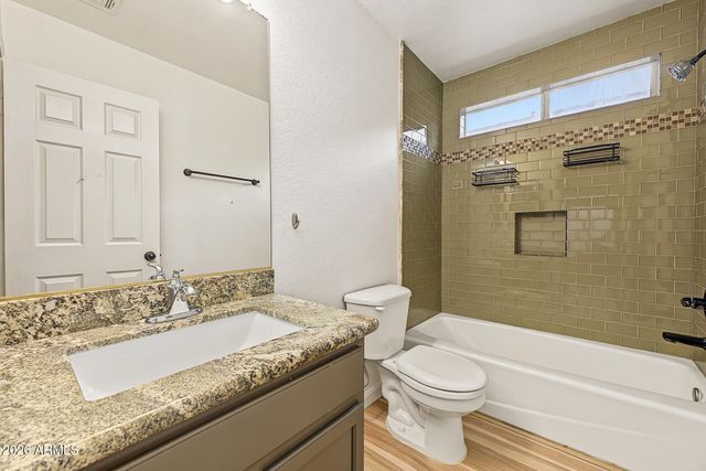 3039 E BLACKHAWK Drive, Phoenix, AZ 85050