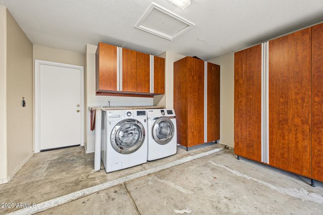 3039 E BLACKHAWK Drive, Phoenix, AZ 85050