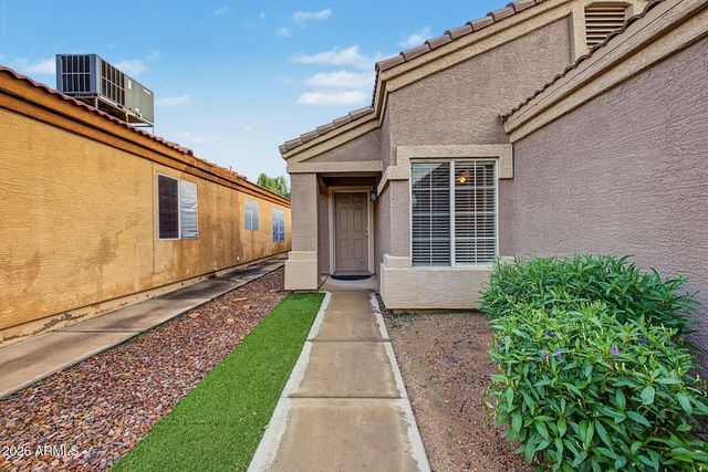3039 E BLACKHAWK Drive, Phoenix, AZ 85050