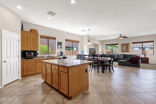 2952 E DENNISPORT Avenue, Gilbert, AZ 85295