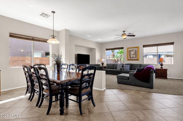 2952 E DENNISPORT Avenue, Gilbert, AZ 85295