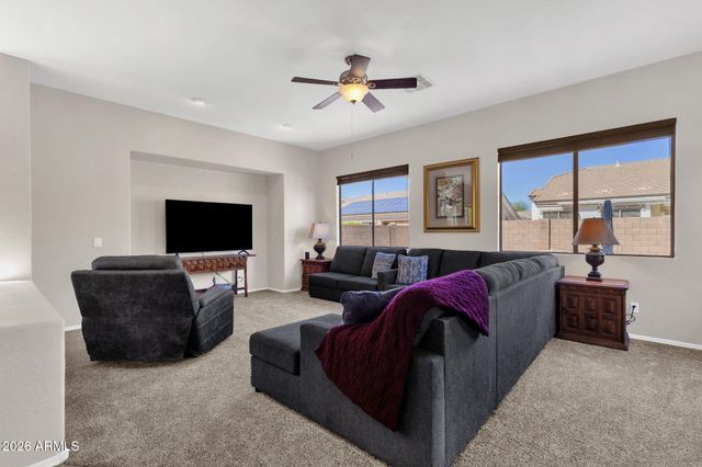 2952 E DENNISPORT Avenue, Gilbert, AZ 85295