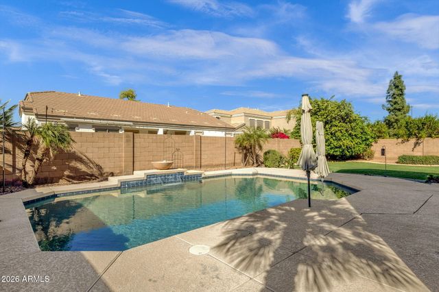 2952 E DENNISPORT Avenue, Gilbert, AZ 85295