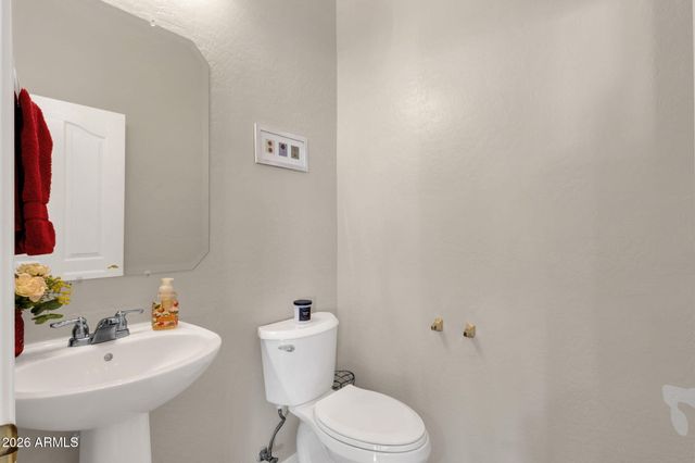 2952 E DENNISPORT Avenue, Gilbert, AZ 85295