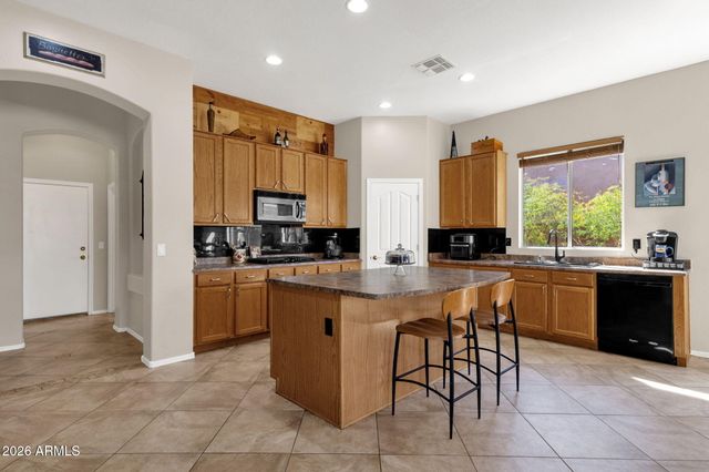 2952 E DENNISPORT Avenue, Gilbert, AZ 85295