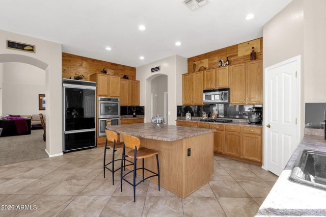 2952 E DENNISPORT Avenue, Gilbert, AZ 85295