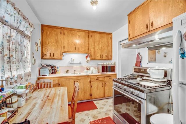 21109 S Santa Fe Ave, Carson, CA 90810