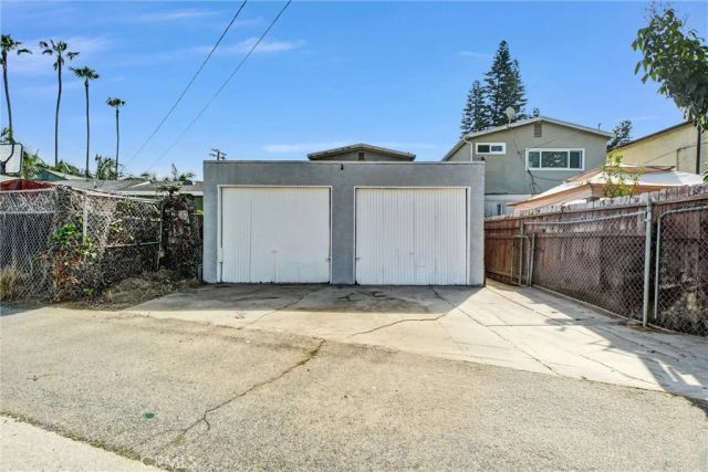 21109 S Santa Fe Ave, Carson, CA 90810