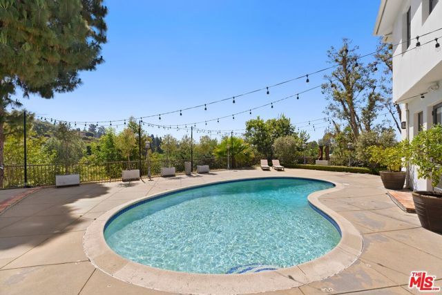 1214 Beverly View Drive, Beverly Hills, CA 90210