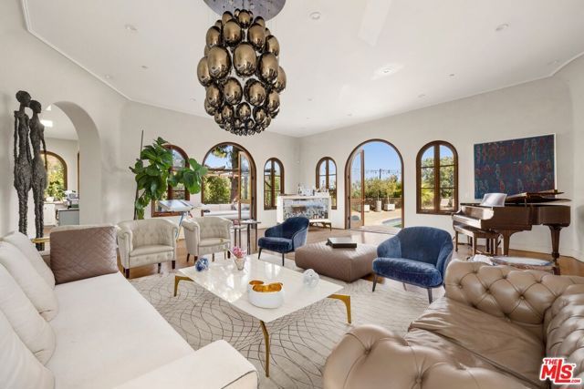 1214 Beverly View Drive, Beverly Hills, CA 90210