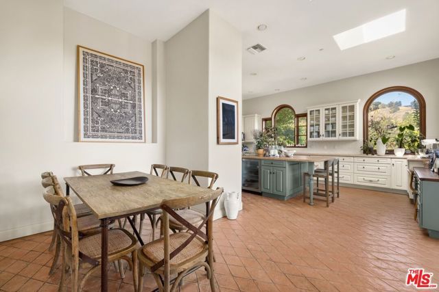 1214 Beverly View Drive, Beverly Hills, CA 90210