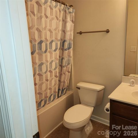 1045 Willow Wind Drive, Gastonia, NC 28054