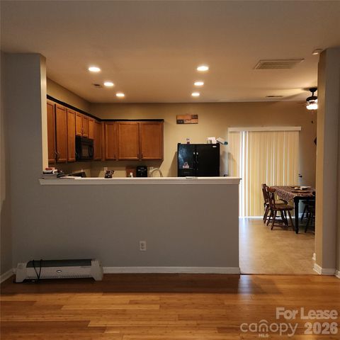 1045 Willow Wind Drive, Gastonia, NC 28054