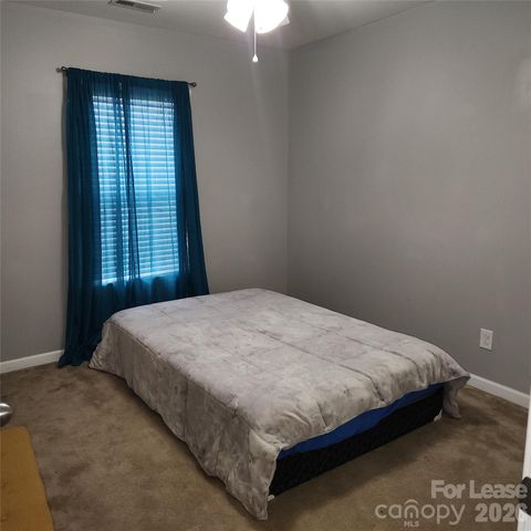 1045 Willow Wind Drive, Gastonia, NC 28054
