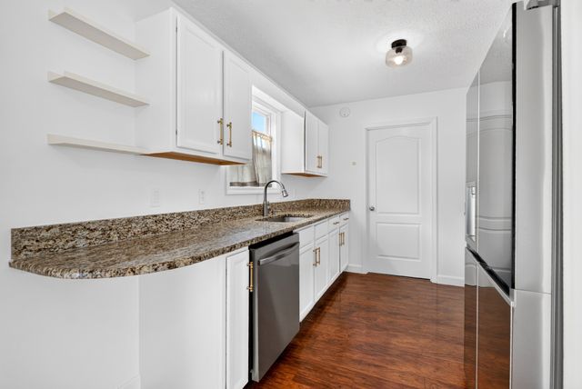 2824 Sharpie Dr, Clarksville, TN 37040