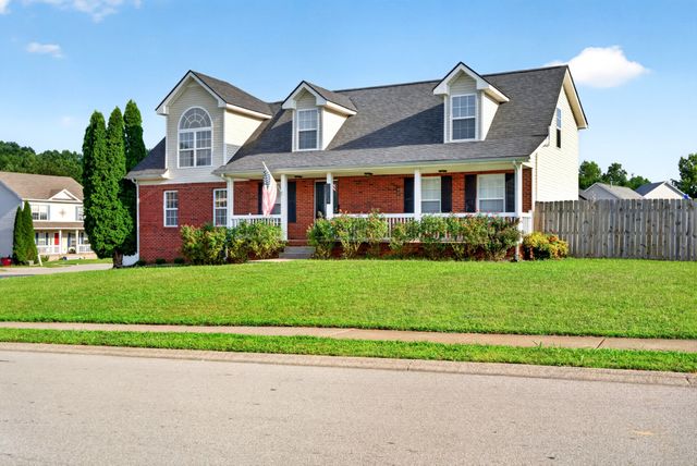 2824 Sharpie Dr, Clarksville, TN 37040