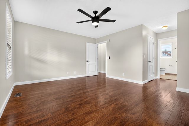 2824 Sharpie Dr, Clarksville, TN 37040
