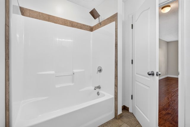 2824 Sharpie Dr, Clarksville, TN 37040