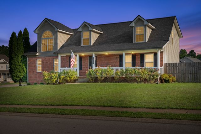 2824 Sharpie Dr, Clarksville, TN 37040