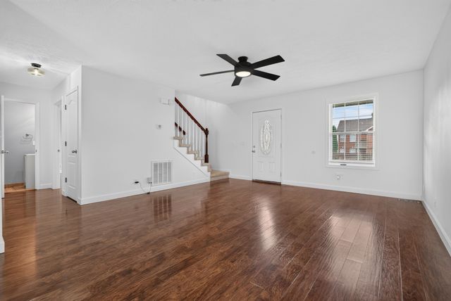 2824 Sharpie Dr, Clarksville, TN 37040