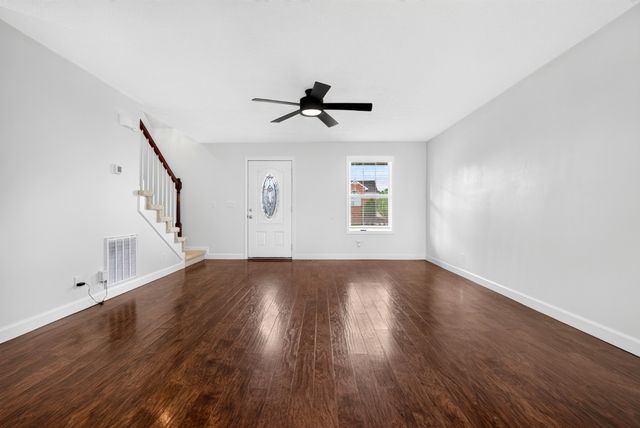 2824 Sharpie Dr, Clarksville, TN 37040