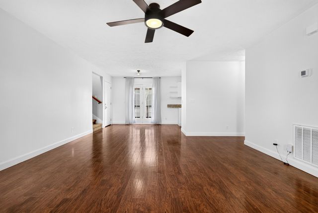 2824 Sharpie Dr, Clarksville, TN 37040