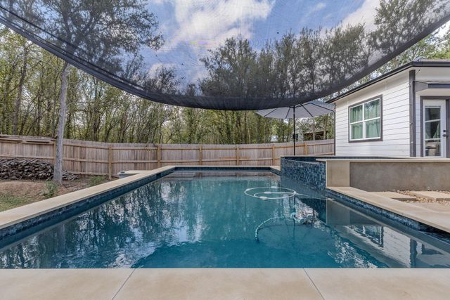 107 Keawakapu DR, Bastrop, TX 78602