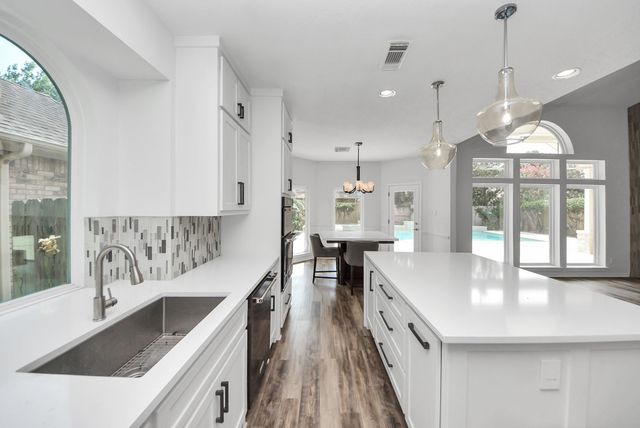 11207 Satin Tail Lane, Houston, TX 77095