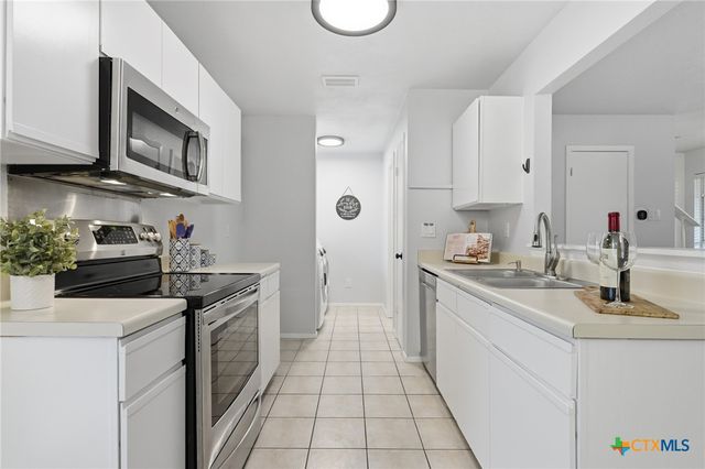 1015 E Yager Lane 27, Austin, TX 78753