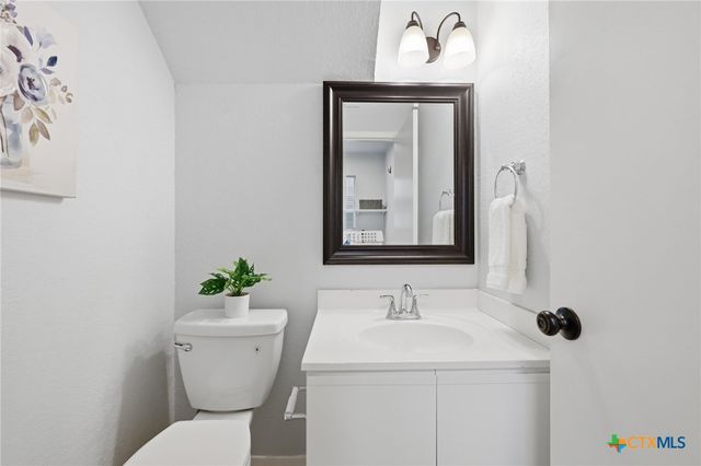 1015 E Yager Lane 27, Austin, TX 78753