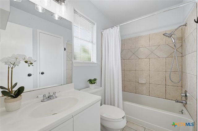 1015 E Yager Lane 27, Austin, TX 78753