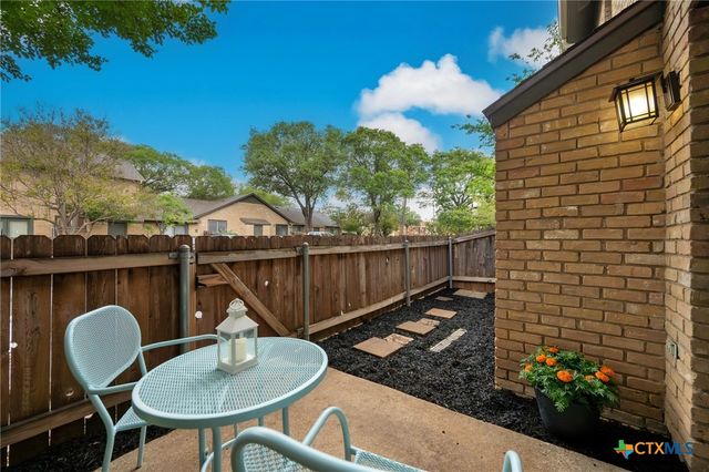 1015 E Yager Lane 27, Austin, TX 78753