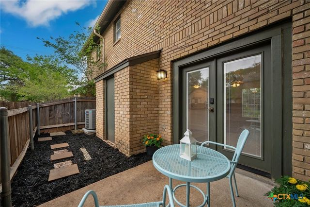 1015 E Yager Lane 27, Austin, TX 78753