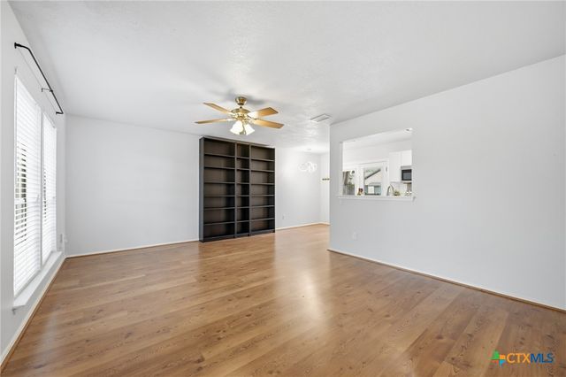 1015 E Yager Lane 27, Austin, TX 78753