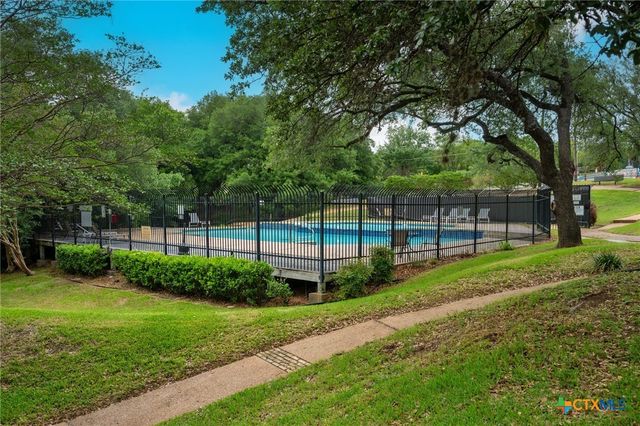 1015 E Yager Lane 27, Austin, TX 78753