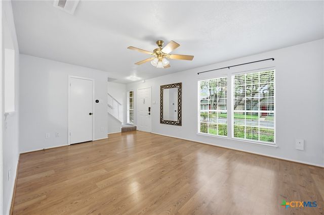 1015 E Yager Lane 27, Austin, TX 78753