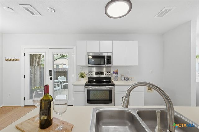 1015 E Yager Lane 27, Austin, TX 78753