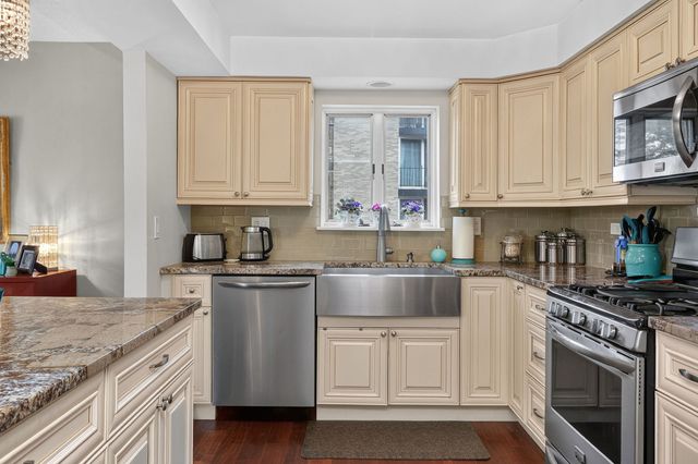 1470 JEFFERSON Street 308, Des Plaines, IL 60016