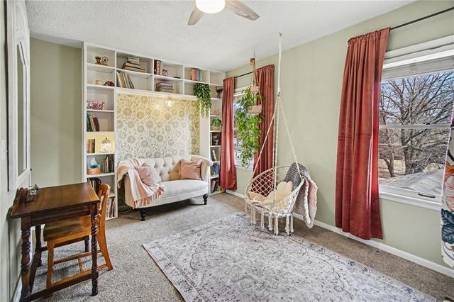 404 N GLADSTONE Boulevard, Kansas City, MO 64123