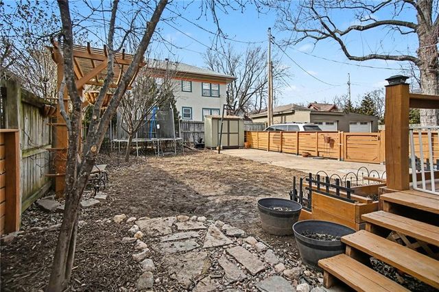 404 N GLADSTONE Boulevard, Kansas City, MO 64123