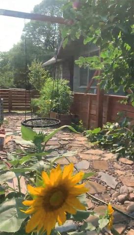 404 N GLADSTONE Boulevard, Kansas City, MO 64123