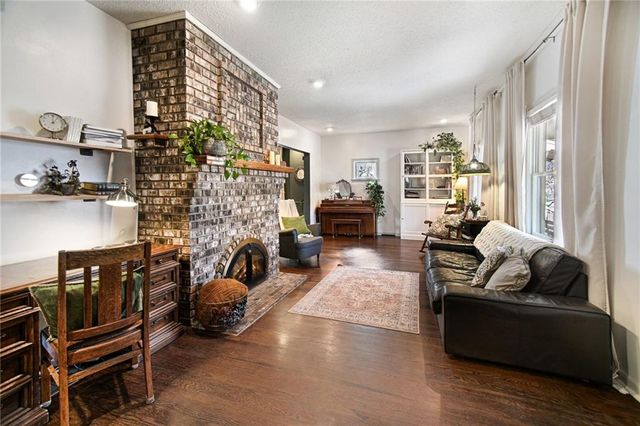 404 N GLADSTONE Boulevard, Kansas City, MO 64123