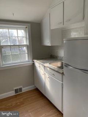 722 S WHITE HORSE PIKE, Audubon, NJ 08106