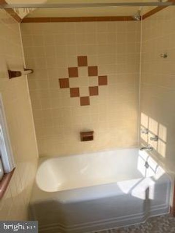 722 S WHITE HORSE PIKE, Audubon, NJ 08106