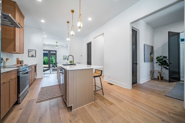 202 Orlando Ave, Nashville, TN 37209