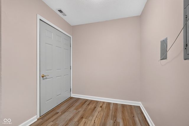 1627 Countryside Lane, Indianapolis, IN 46231