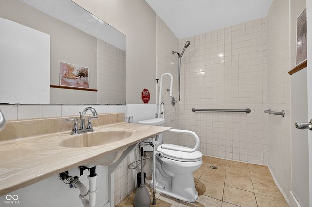 1627 Countryside Lane, Indianapolis, IN 46231
