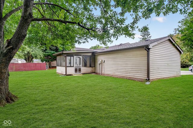 1627 Countryside Lane, Indianapolis, IN 46231